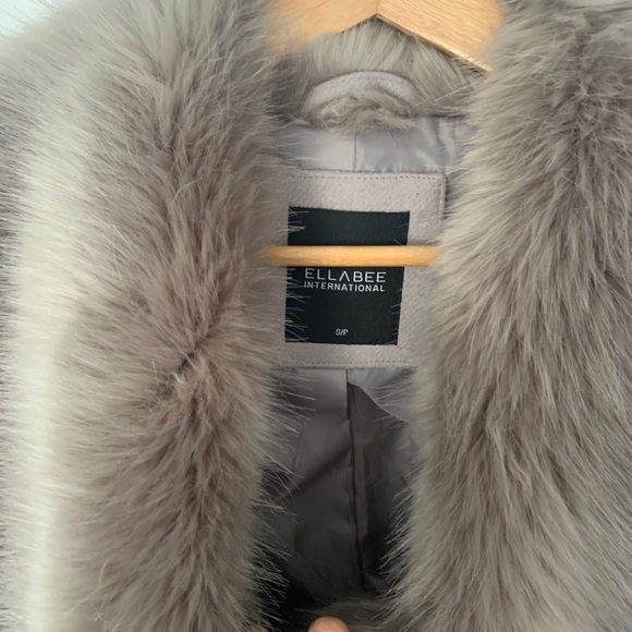 Ellabee International Structured Wool Coat. Faux Fur. Size Small. - Picture 2 of 9
